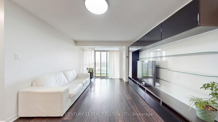 Property Photo: 9 George Street N 1612 ON L6X 0T6