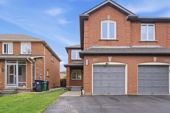 Property Photo: 3811 Densbury Drive ON L5N 6Z3