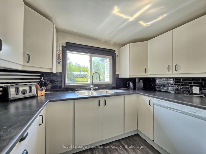 Property Photo: 562 Cordova Road ON K0K 2M0