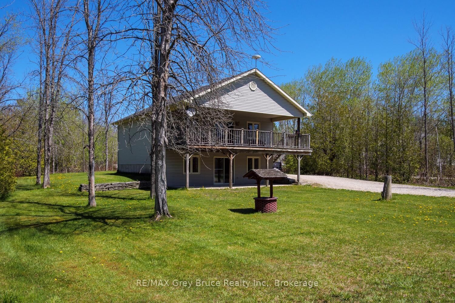 Property Photo: 94 Maple Drive ON N0H 1Z0