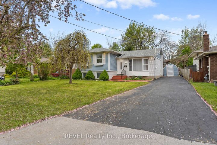 Property Photo: 7 Rendale Avenue ON L2M 6E9