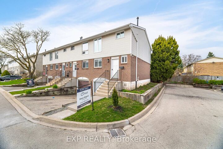 Property Photo: 120 Quigley Road 19 ON L8K 6L4