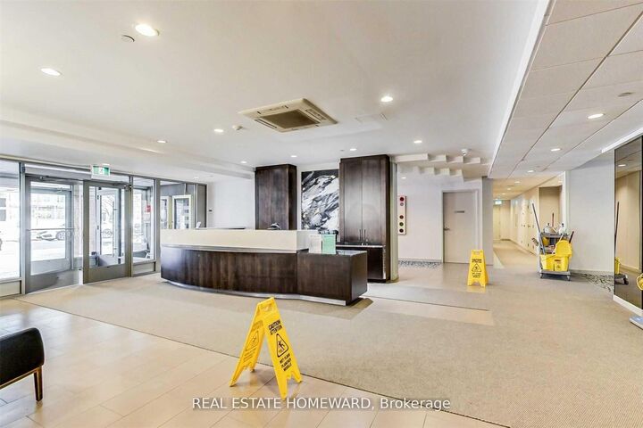 Property Photo:  15 Maitland Place 1609  ON M4Y 2X3 