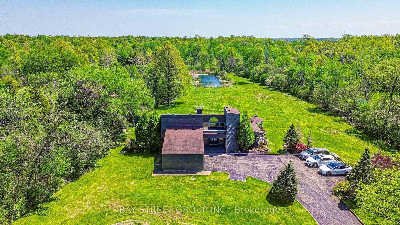 Property Photo: 10638 Willoughby Drive ON L2E 6S6