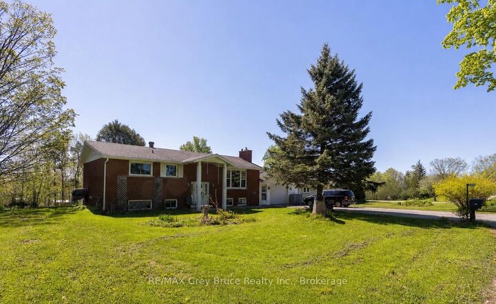 105 Maple Grove Lane — photo 1