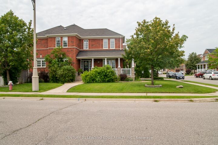 26 Huntspoint Drive — photo 1