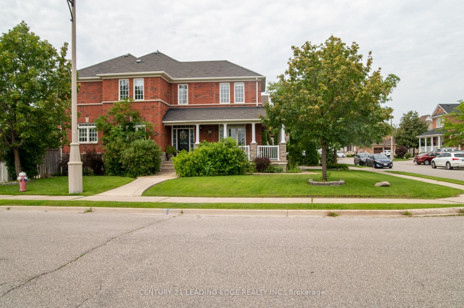 Property Photo: 26 Huntspoint Drive ON L6P 2E7