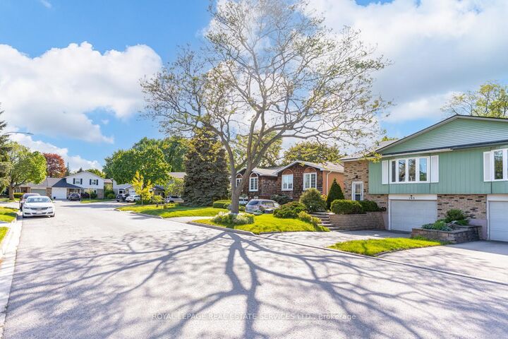 Property Photo: 195 Cullum Court ON L7T 4A9