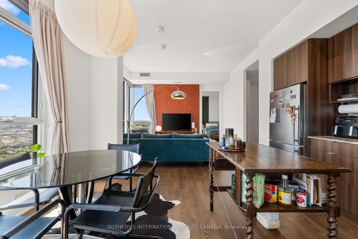 Property Photo: 9 Mabelle Avenue Ph 22 ON M9A 0E1