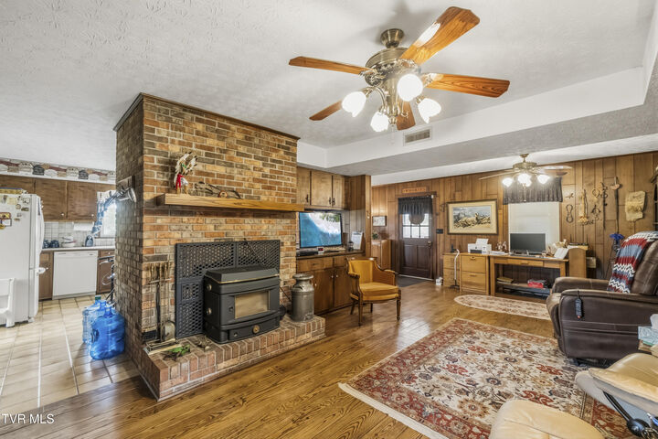 Property Photo:  120 Jim Ford Road  TN 37659 