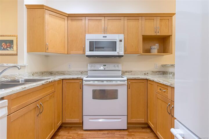 Property Photo:  631 Blenkin Ave 27  BC V9P 2Z4 