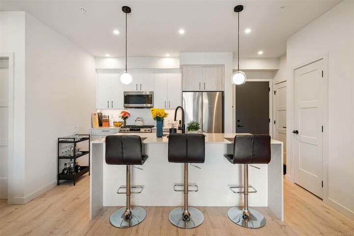 Property Photo: 947 Whirlaway Cres 504 BC V9B 6Z9