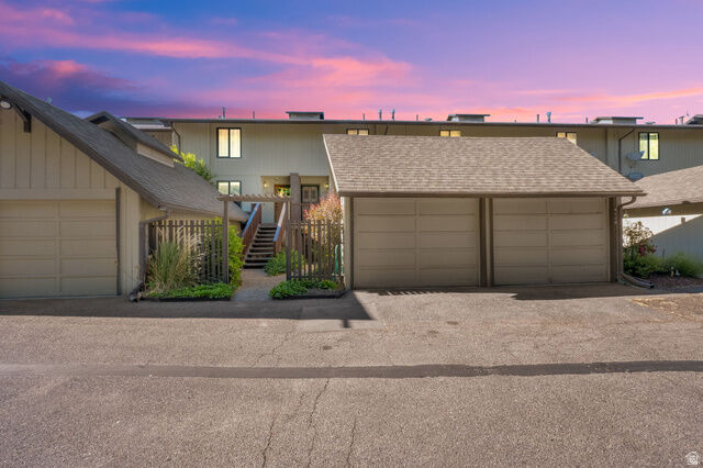 Property Photo: 4720 S Woodduck Ln E UT 84117