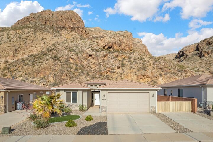 Property Photo: 2487 S 630 W UT 84737