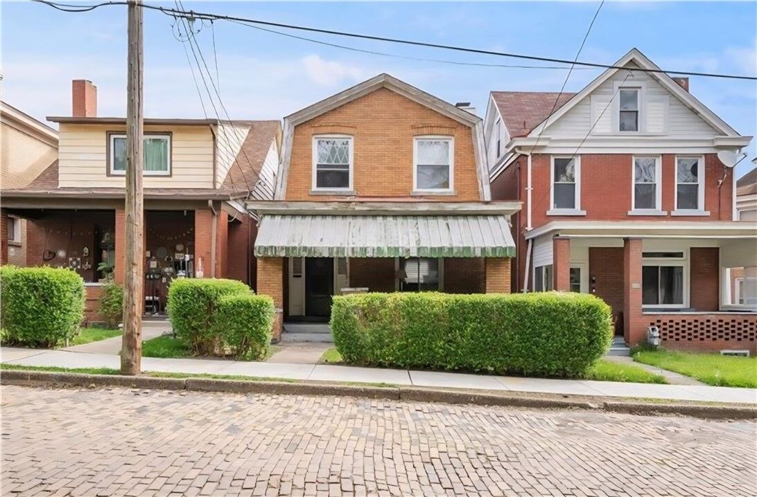 Property Photo: 532 Russellwood Ave PA 15136