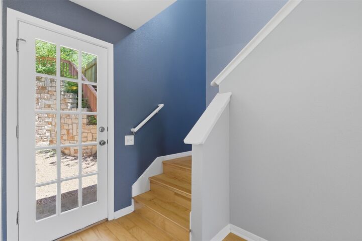 Property Photo: 6616 Mesa Hollow Drive TX 78750
