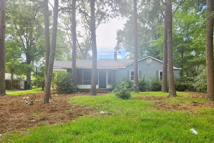Property Photo:  203 S Valencia Drive  GA 31707 