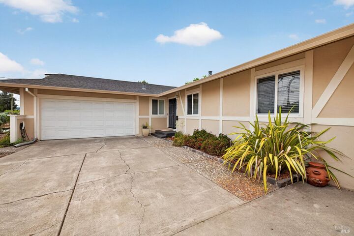 Property Photo:  1517 Weaverly Drive  CA 94954 