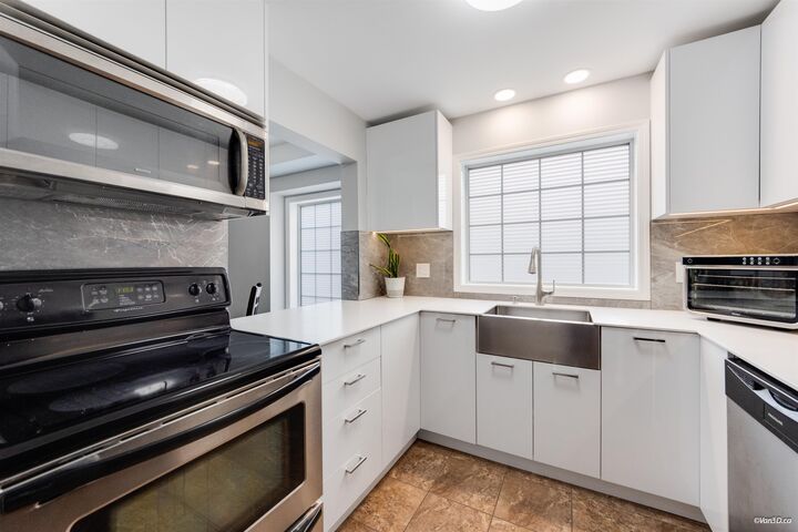 9437 Hazel Street 1 — photo 1