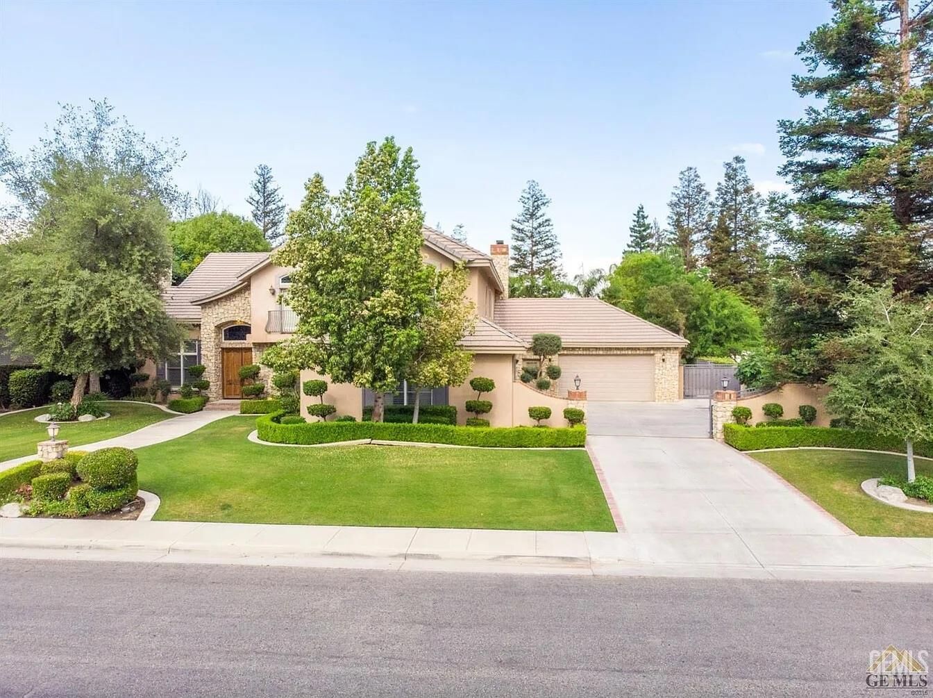 Property Photo:  2500 Dover Hill Drive  CA 93311 