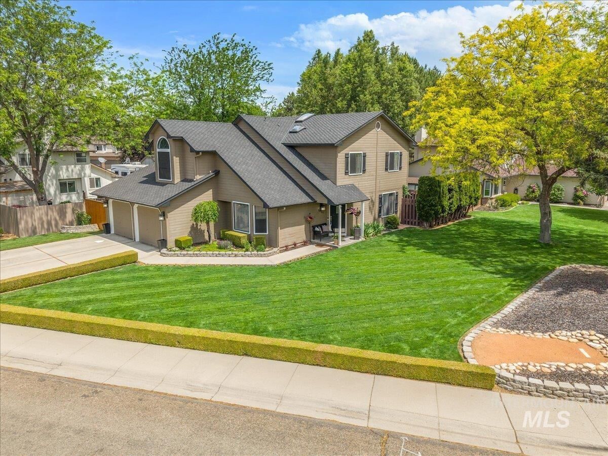Property Photo:  4584 N Marylebone Pl  ID 83713-2451 