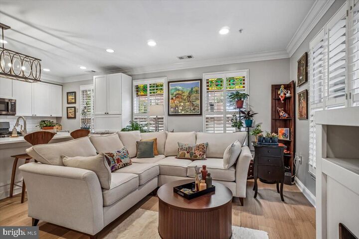 Property Photo: 1115 Cameron Street 103 VA 22314