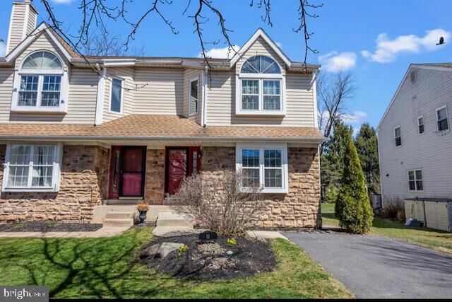 Property Photo:  12 Pearl Drive  PA 18901 