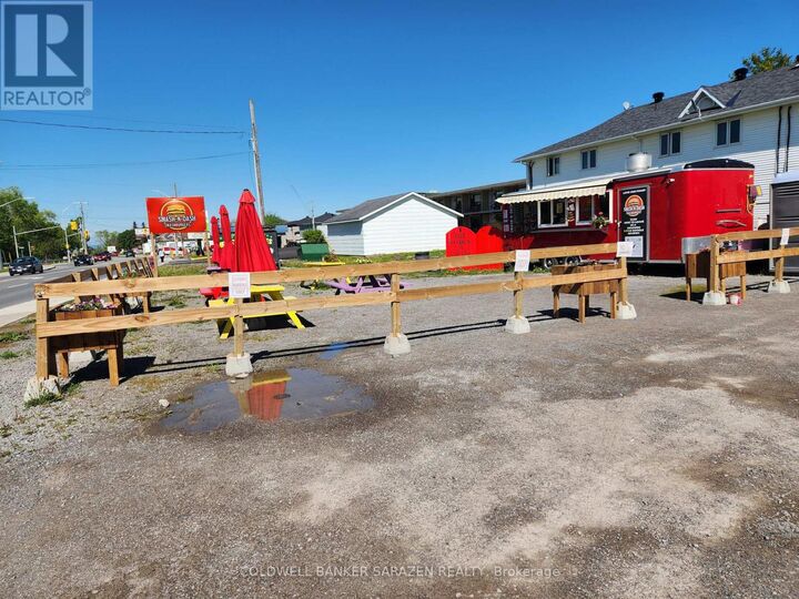 Property Photo:  182 Daniel Street South  ON K7S 2L8 