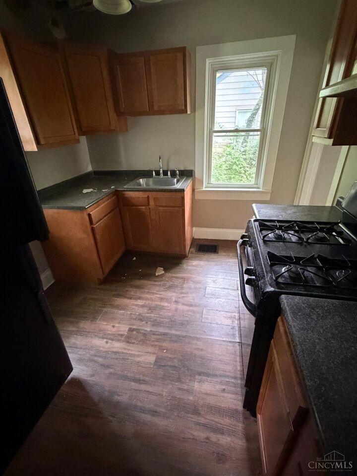 Property Photo: 10937 Chester Road OH 45246