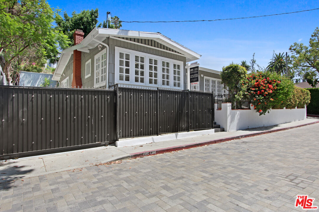 Property Photo:  6145 Carlos Ave  CA 90028 