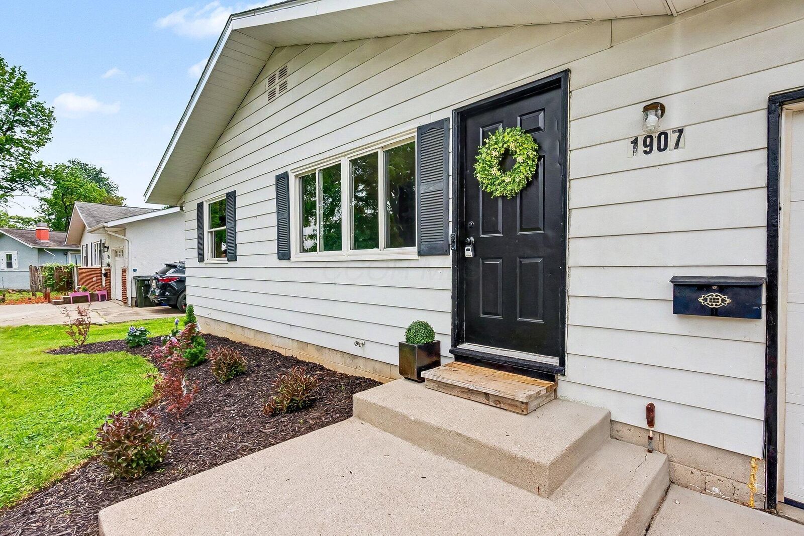 Property Photo: 1907 Orlando Road OH 43232