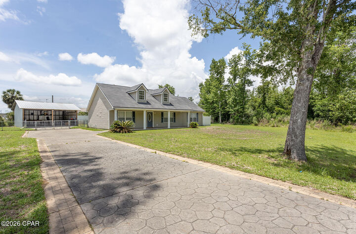 Property Photo: 18024 NE Roy Golden Road FL 32424