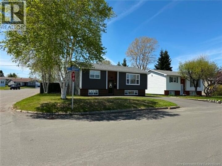 Property Photo: 15 Kimberly Court NB E3N 3M4