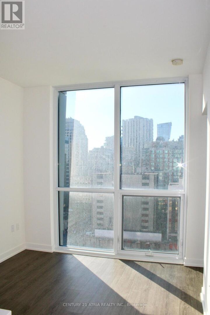 Property Photo:  1 Yorkville Avenue 1203  ON M4W 0B1 