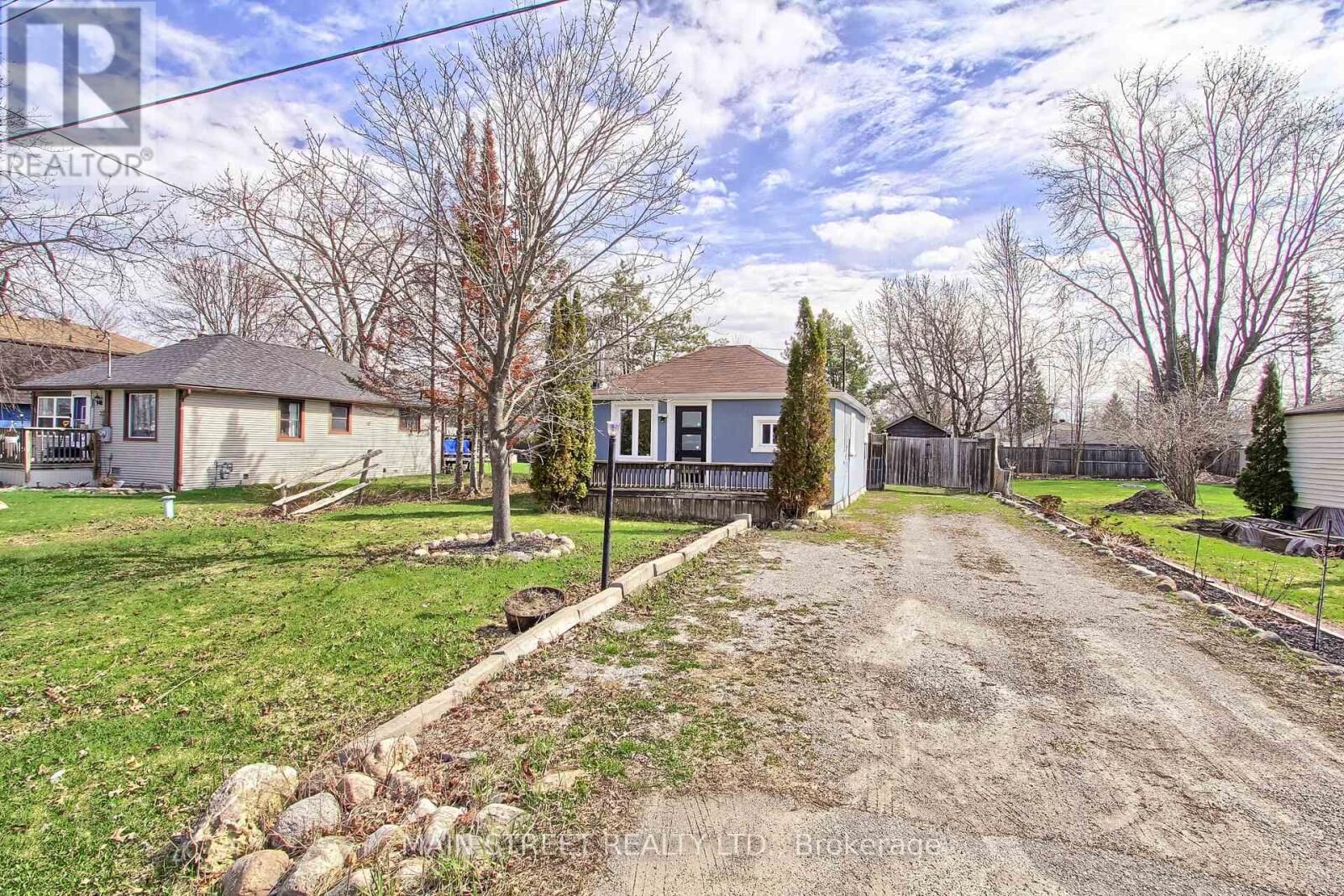 Property Photo: 127 Woodfield Drive North ON L0E 1N0
