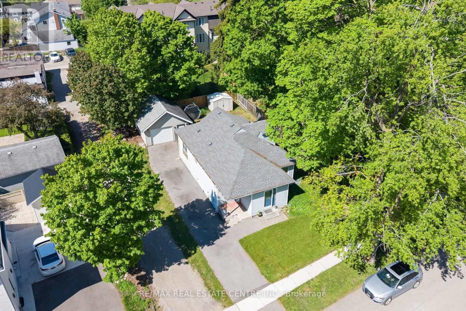 Property Photo:  44 Willow Street South  ON L7J 2A2 