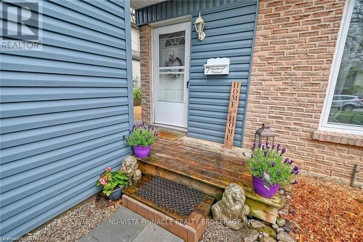 Property Photo:  7 Ranchwood Crescent  ON N6G 3A1 