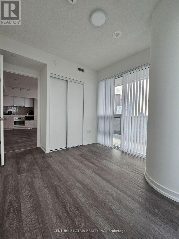 Property Photo:  55 Cooper Street 4305  ON M5E 0G1 