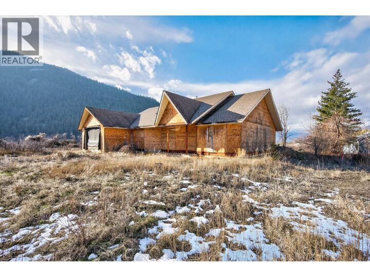 390 Marshall Road — photo 1