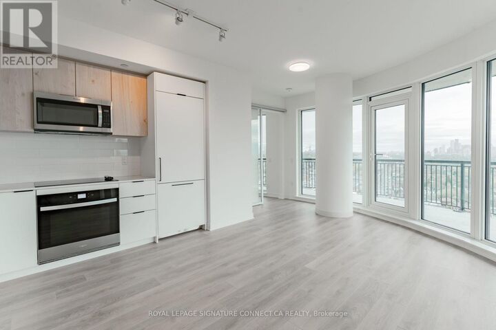 Property Photo: 1185 Dupont Street 1607 ON M6H 0G5