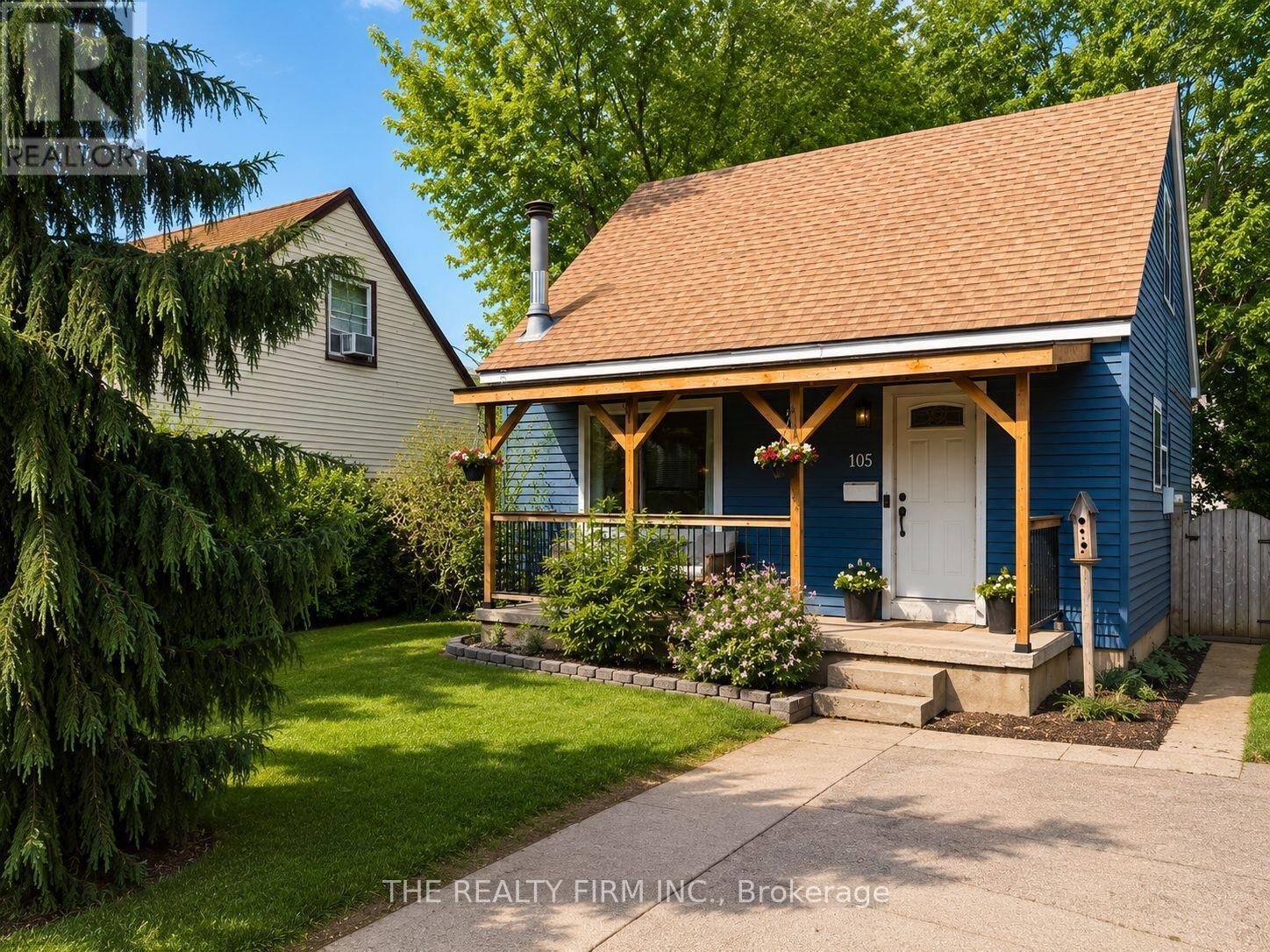 Property Photo:  105 Pine Lawn Avenue  ON N5Z 2R1 