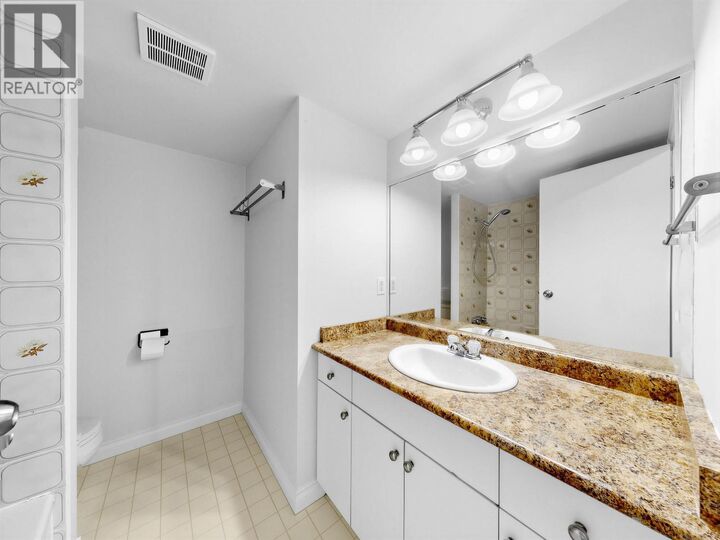Property Photo: 6455 Willingdon Avenue 1403 BC V5H 4E4