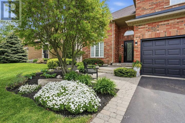 Property Photo:  156 Valmont Street  ON L9G 4Z9 