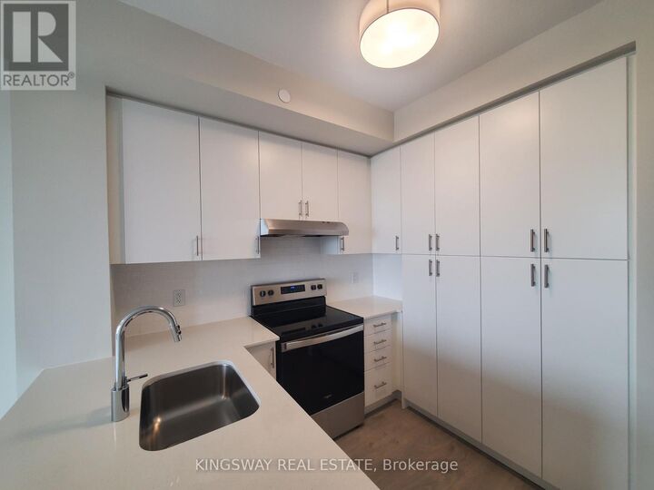 Property Photo:  3200 William Coltson Avenue 321  ON L6H 7W6 