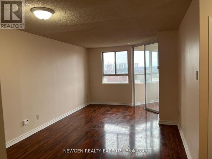 Property Photo:  4 Park Vista Drive 1514  ON M4B 3M8 