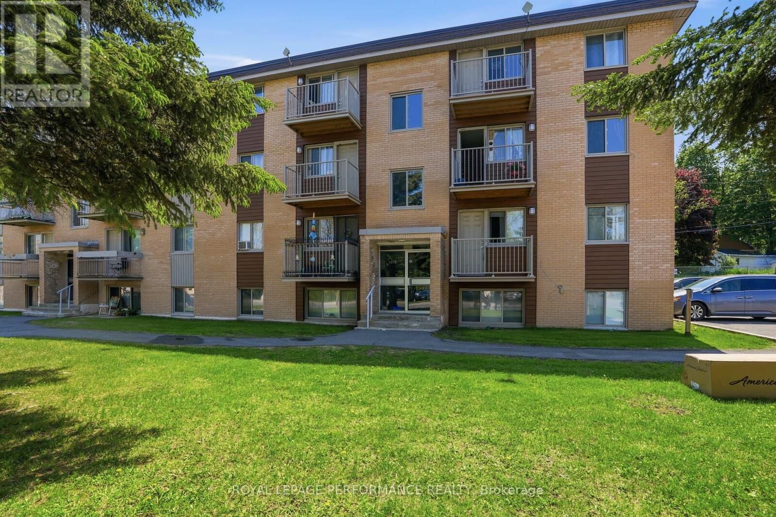 Property Photo:  1015 Cartier Boulevard 3  ON K6A 2Y4 
