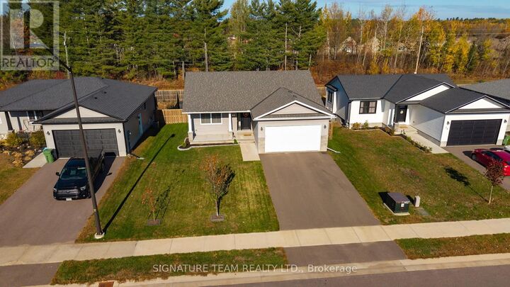 Property Photo: 28 Terrance Drive ON K8H 0H3