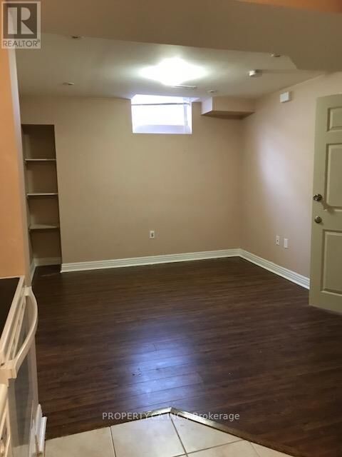 Property Photo: 2194 Wildwood Crescent East Lower ON L1X 2R6