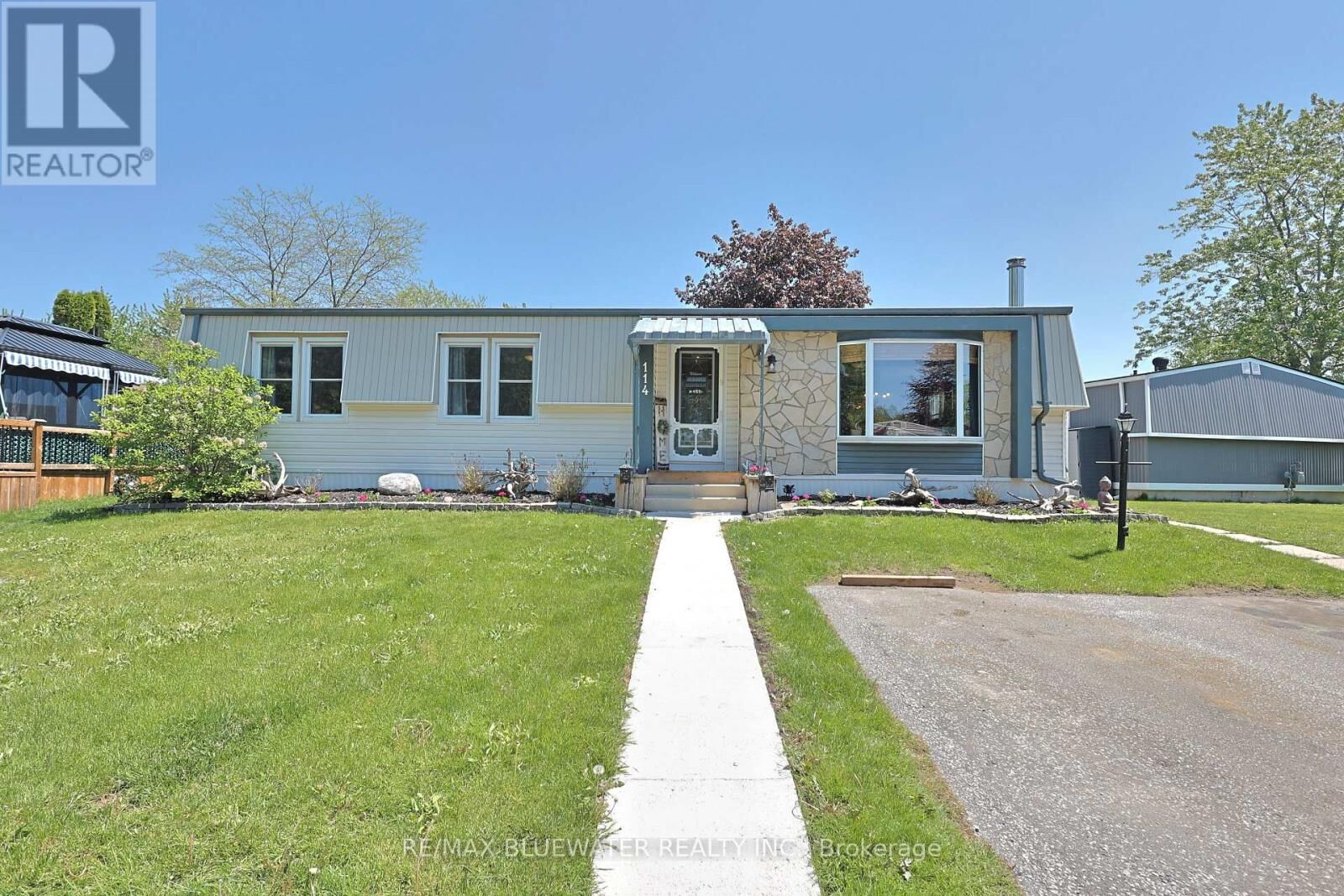 Property Photo: 114 Pebble Beach Parkway ON N0M 1T0