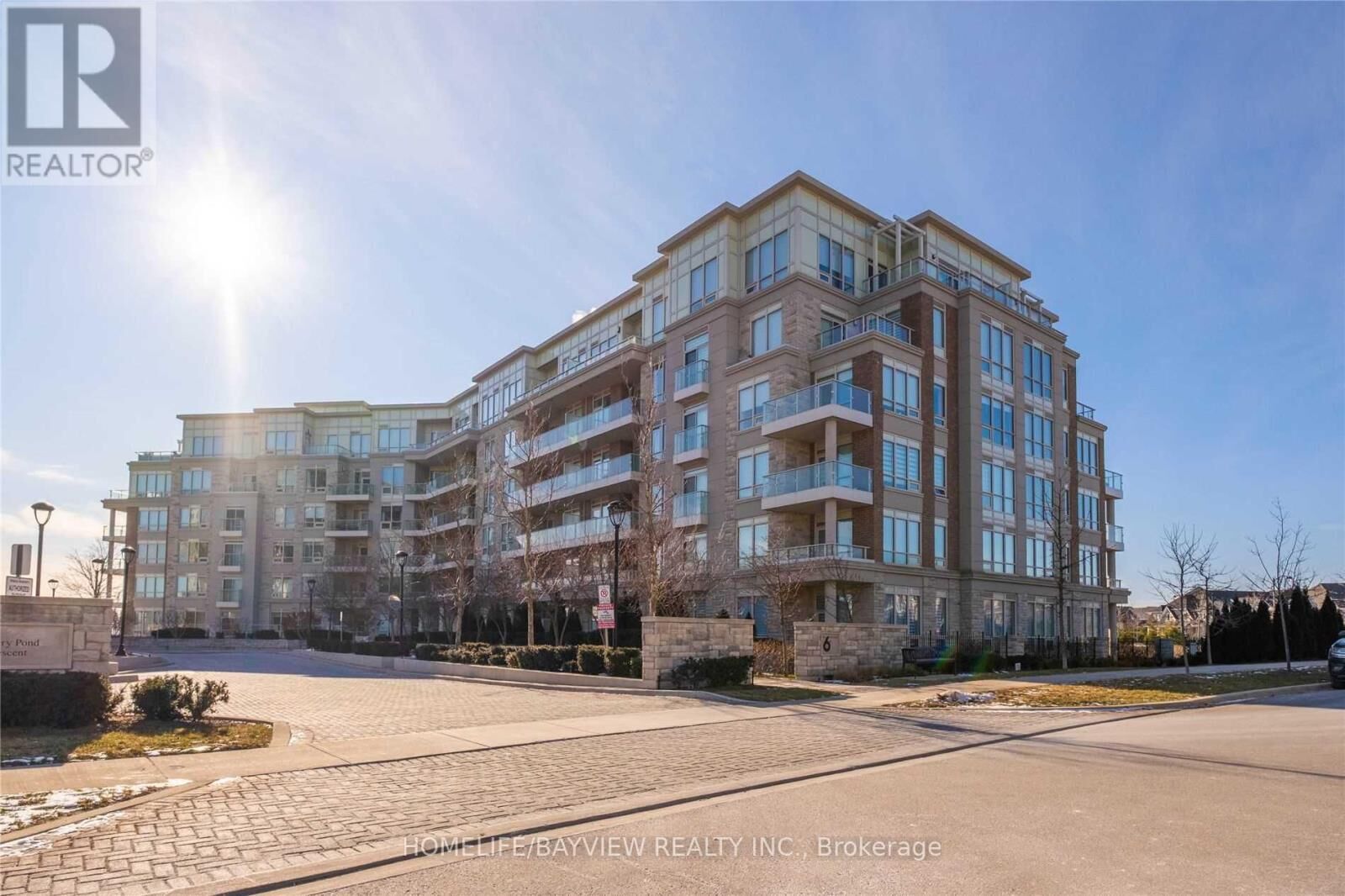 Property Photo: 9 Stollery Pond Crescent 207 ON L6C 0L1